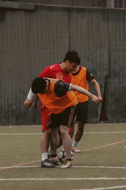 何在保